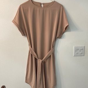 Casual dress with tie belt.